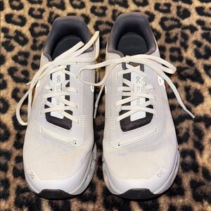 On Running Women's Cloudswift Athletic Shoes in White/Black